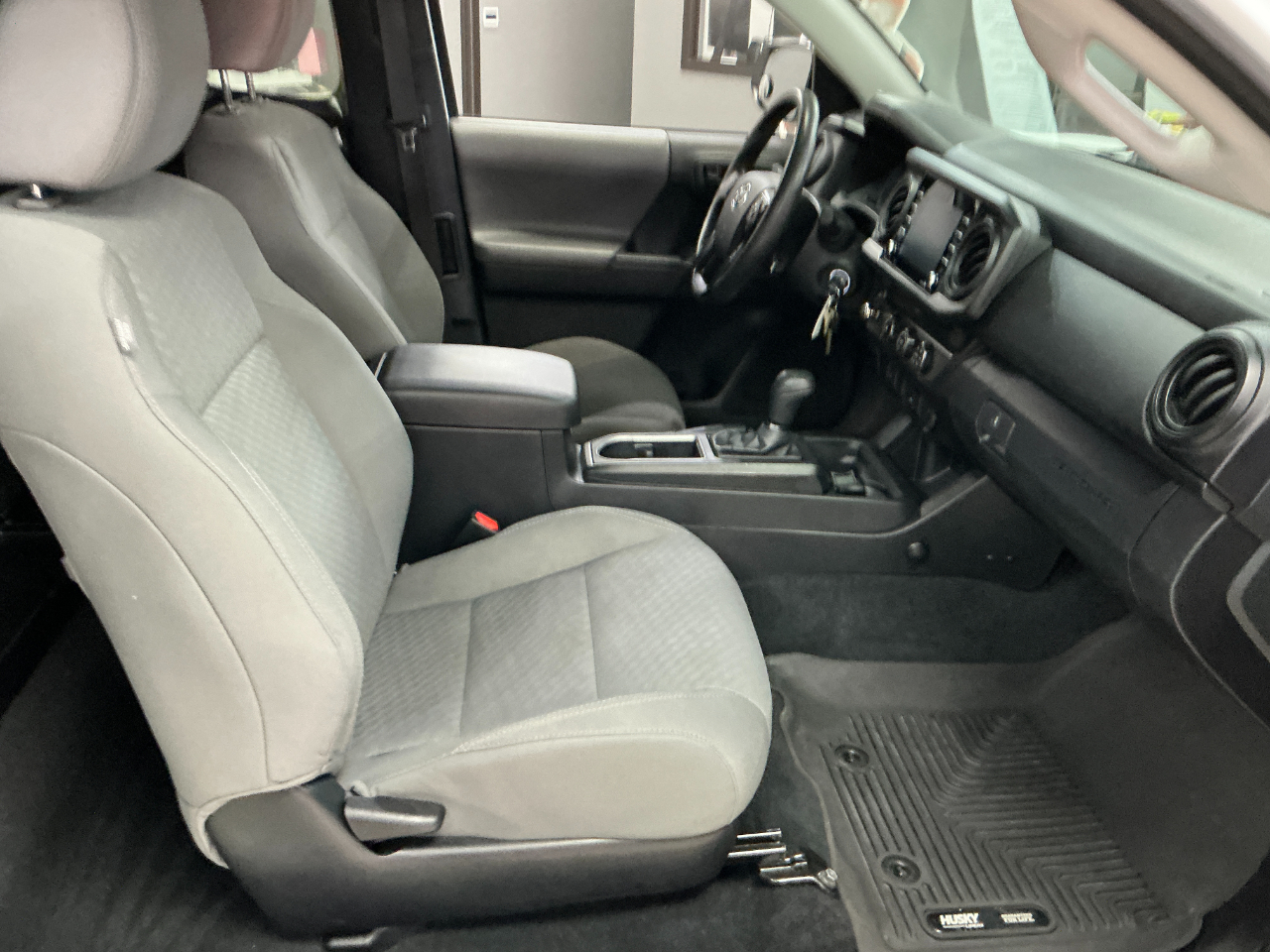 Toyota Tacoma 2WD SR Access Cab 6' Bed I4 AT (Natl) 2022