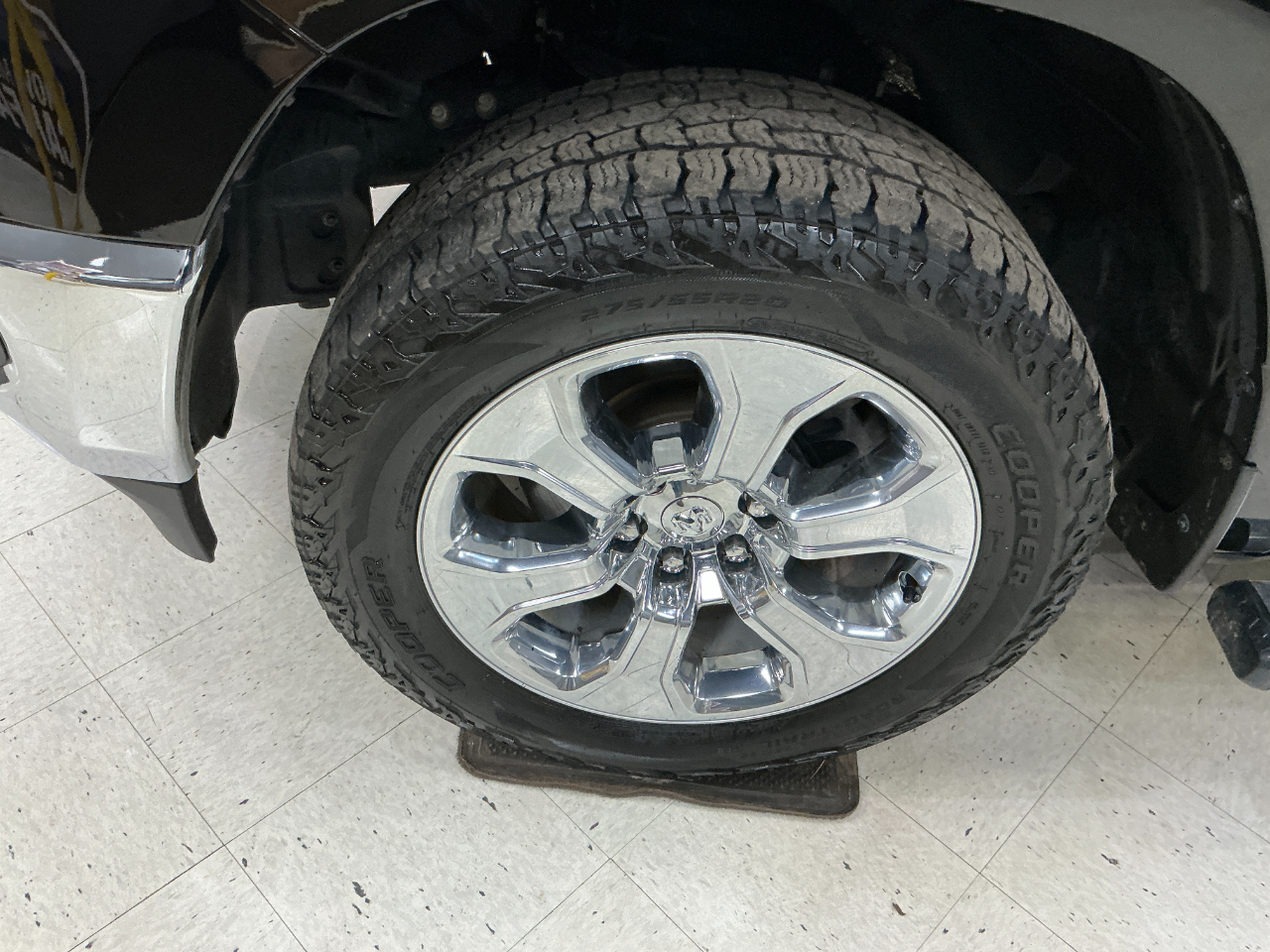 RAM 1500 Big Horn 4x4 Crew Cab 5'7" Box 2022