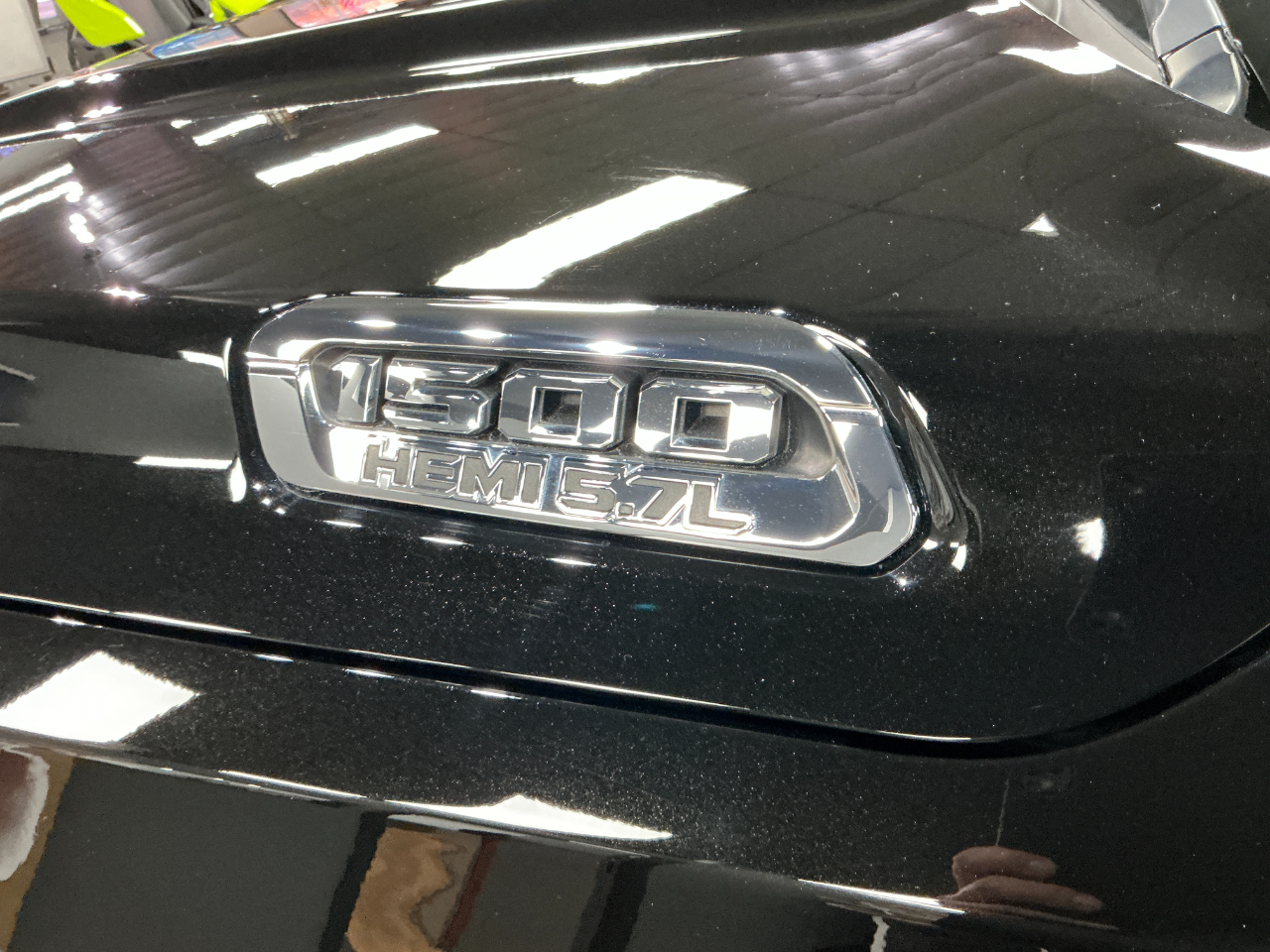 RAM 1500 Big Horn 4x4 Crew Cab 5'7" Box 2022