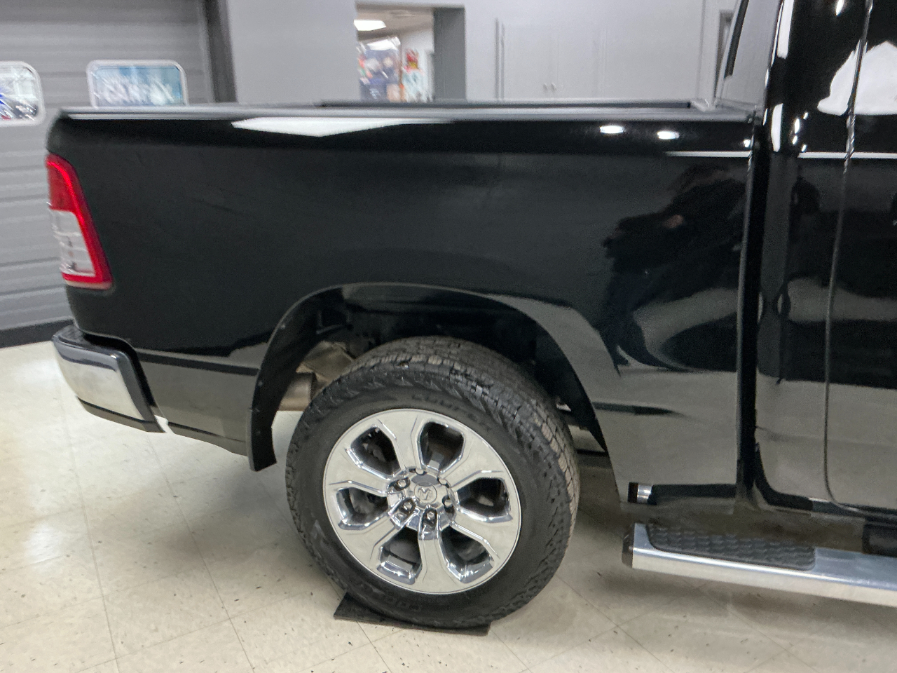 RAM 1500 Big Horn 4x4 Crew Cab 5'7" Box 2022