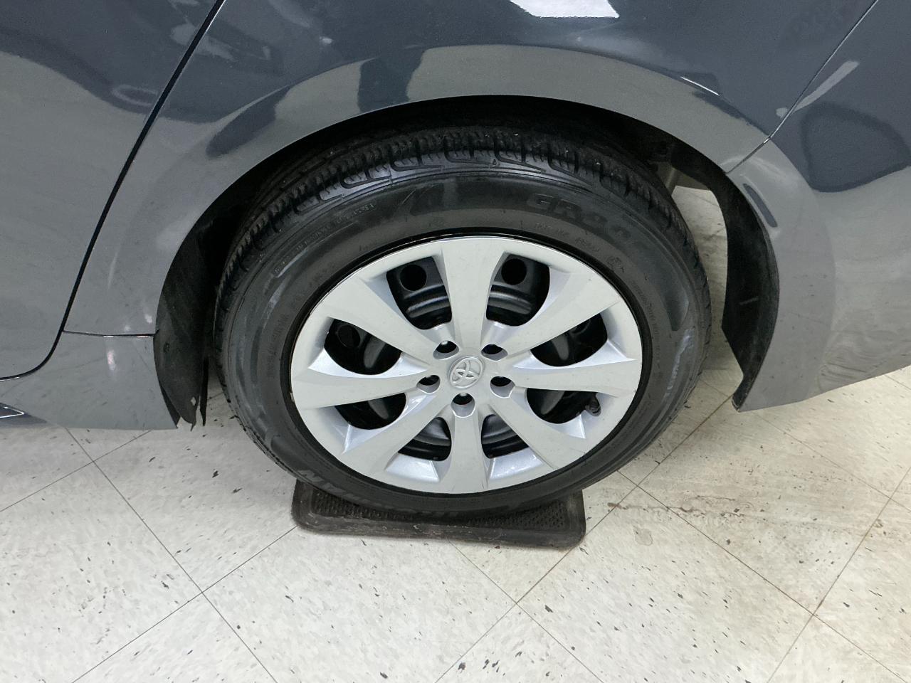 Toyota Corolla LE CVT (Natl) 2024