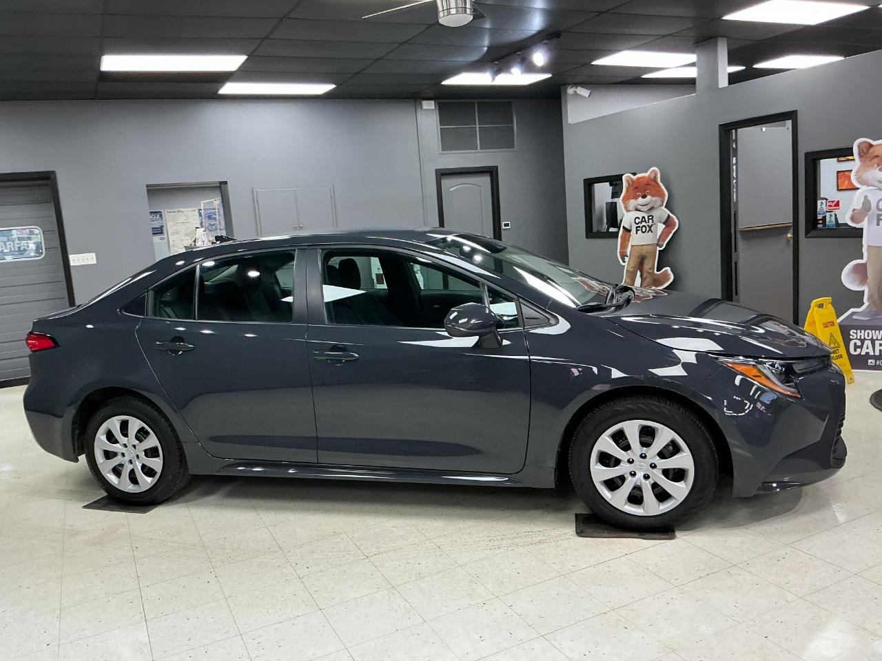 Toyota Corolla LE CVT (Natl) 2024