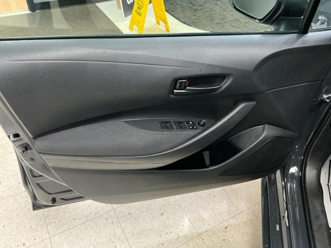 Toyota Corolla LE CVT (Natl) 2024