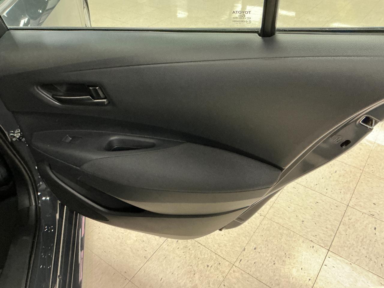 Toyota Corolla LE CVT (Natl) 2024