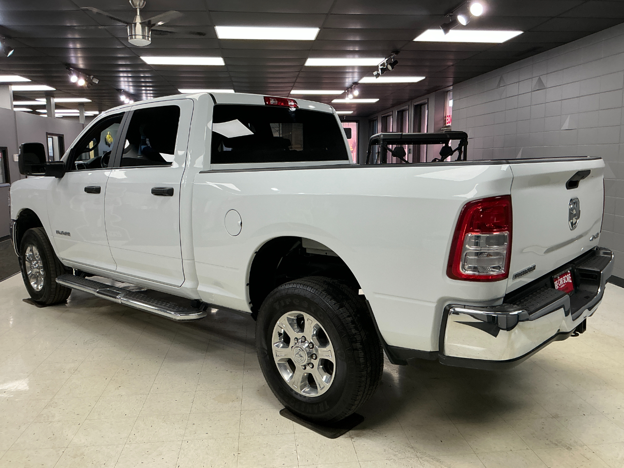 RAM 2500 Big Horn 4x4 Crew Cab 6'4" Box 2024