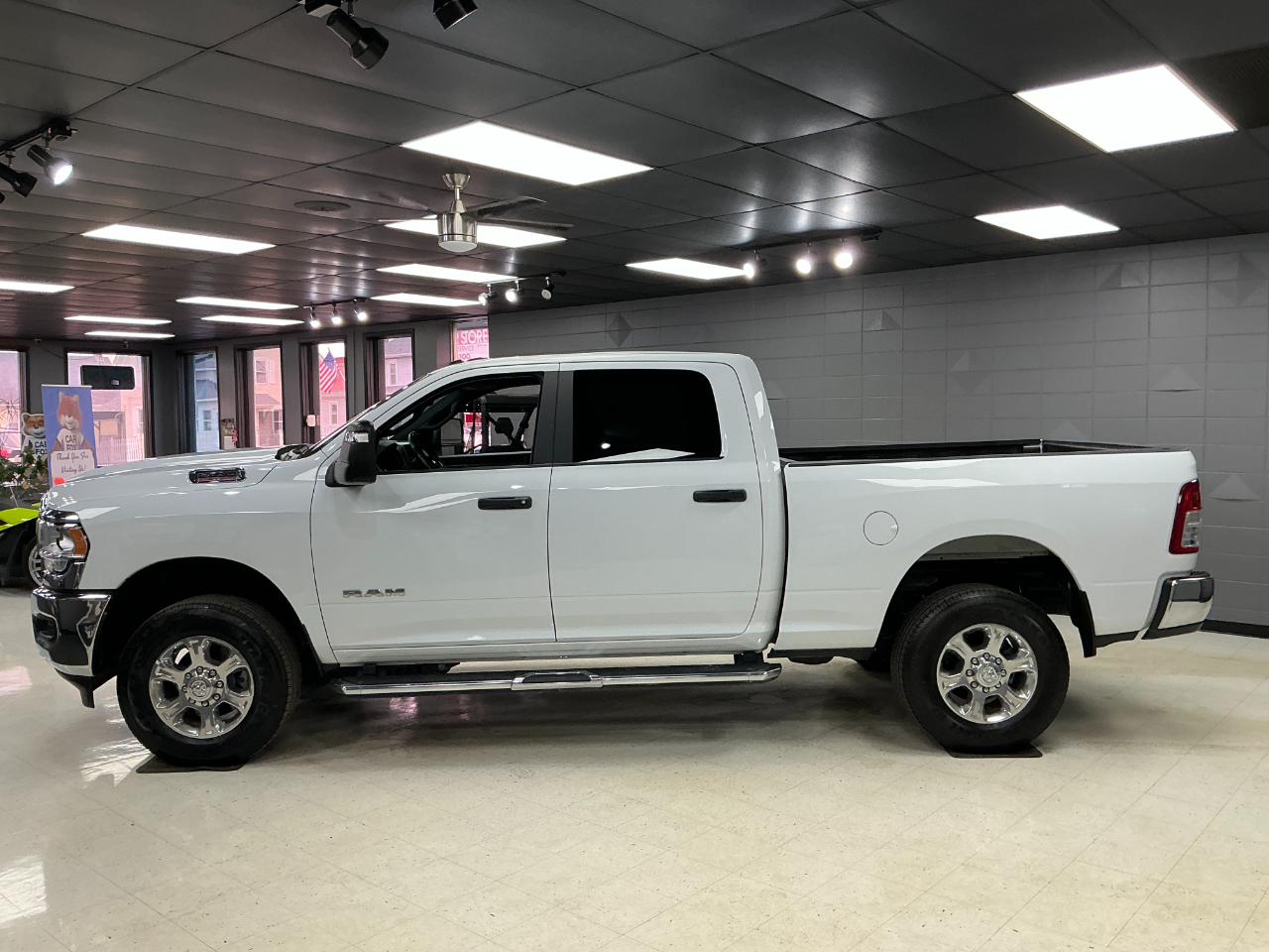 RAM 2500 Big Horn 4x4 Crew Cab 6'4" Box 2024