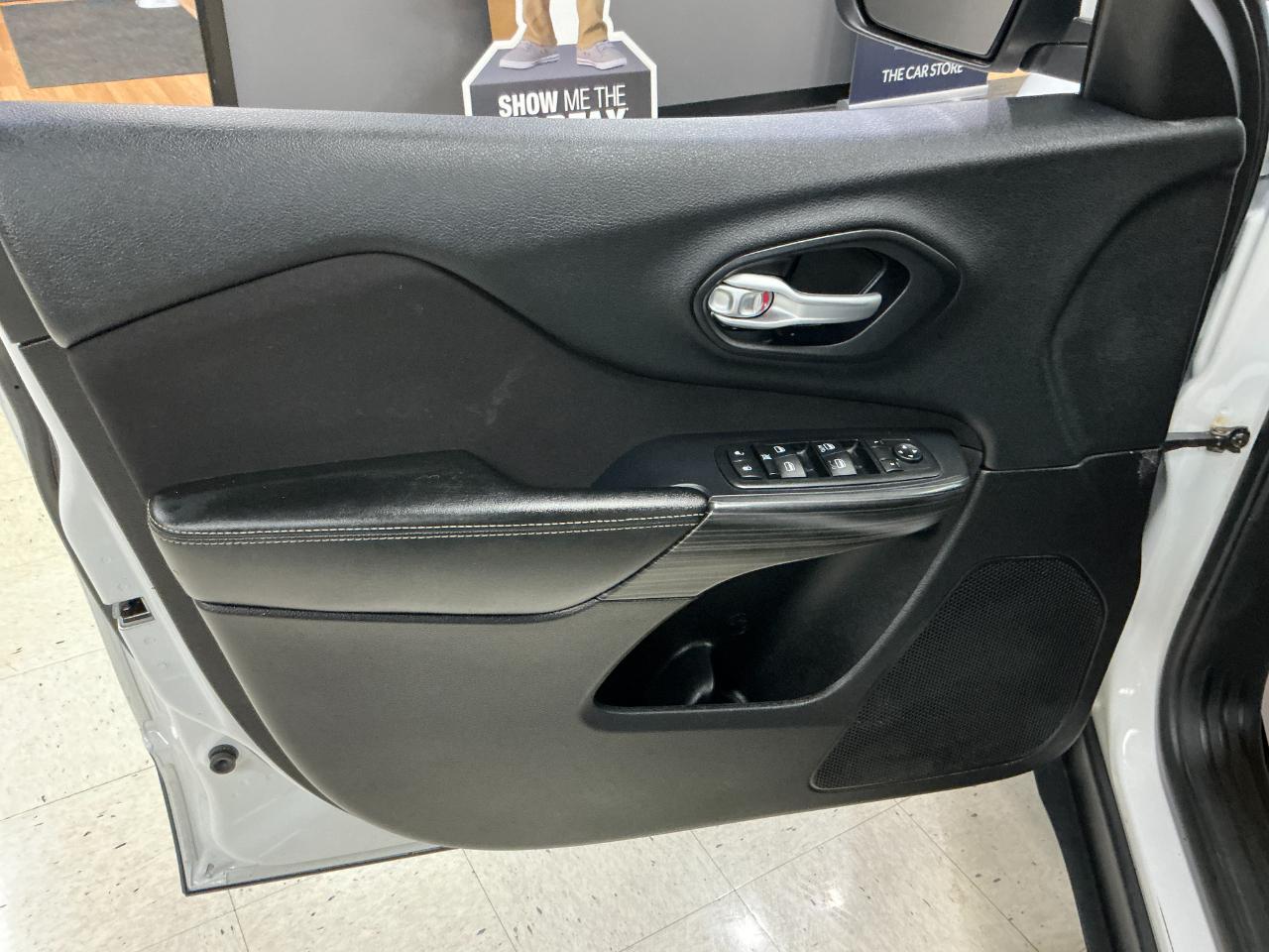 Jeep Cherokee 4WD 4dr Latitude 2015