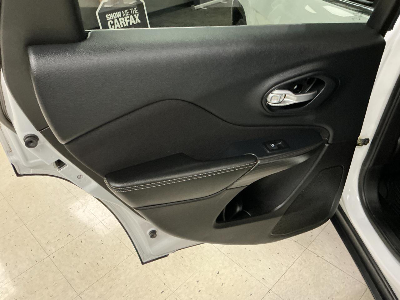 Jeep Cherokee 4WD 4dr Latitude 2015