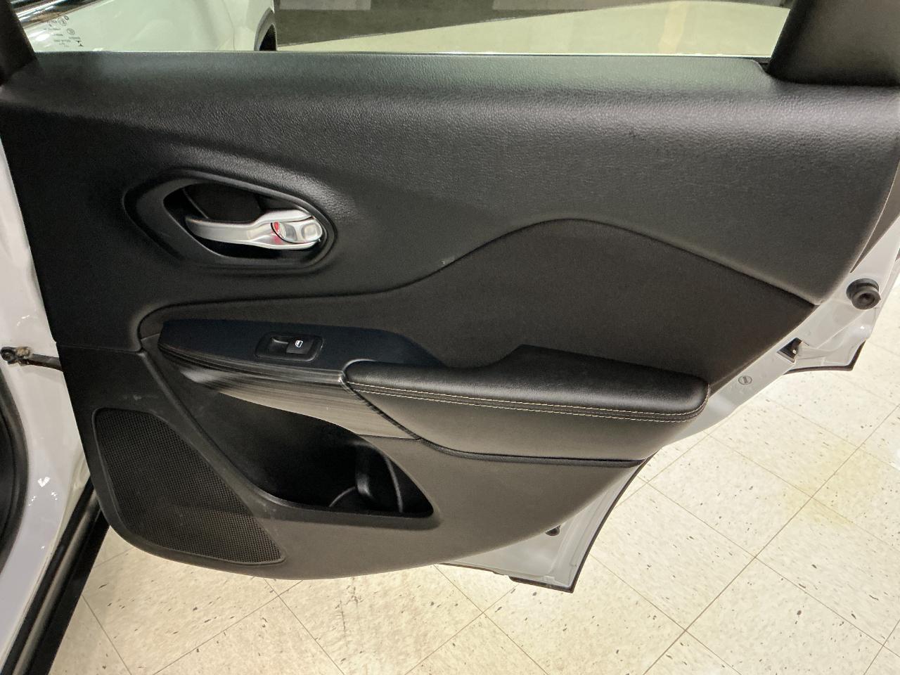 Jeep Cherokee 4WD 4dr Latitude 2015