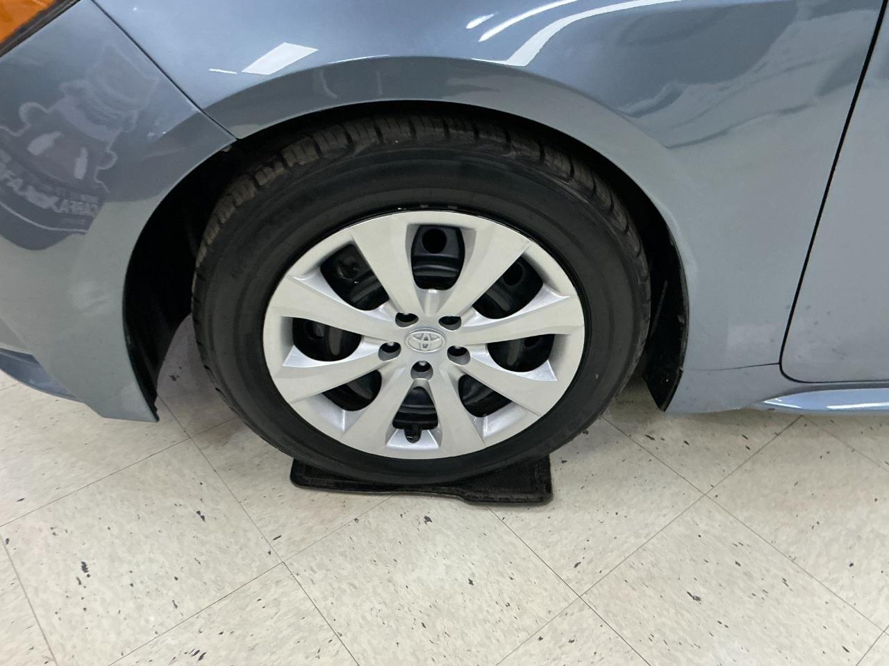 Toyota Corolla LE CVT (Natl) 2024