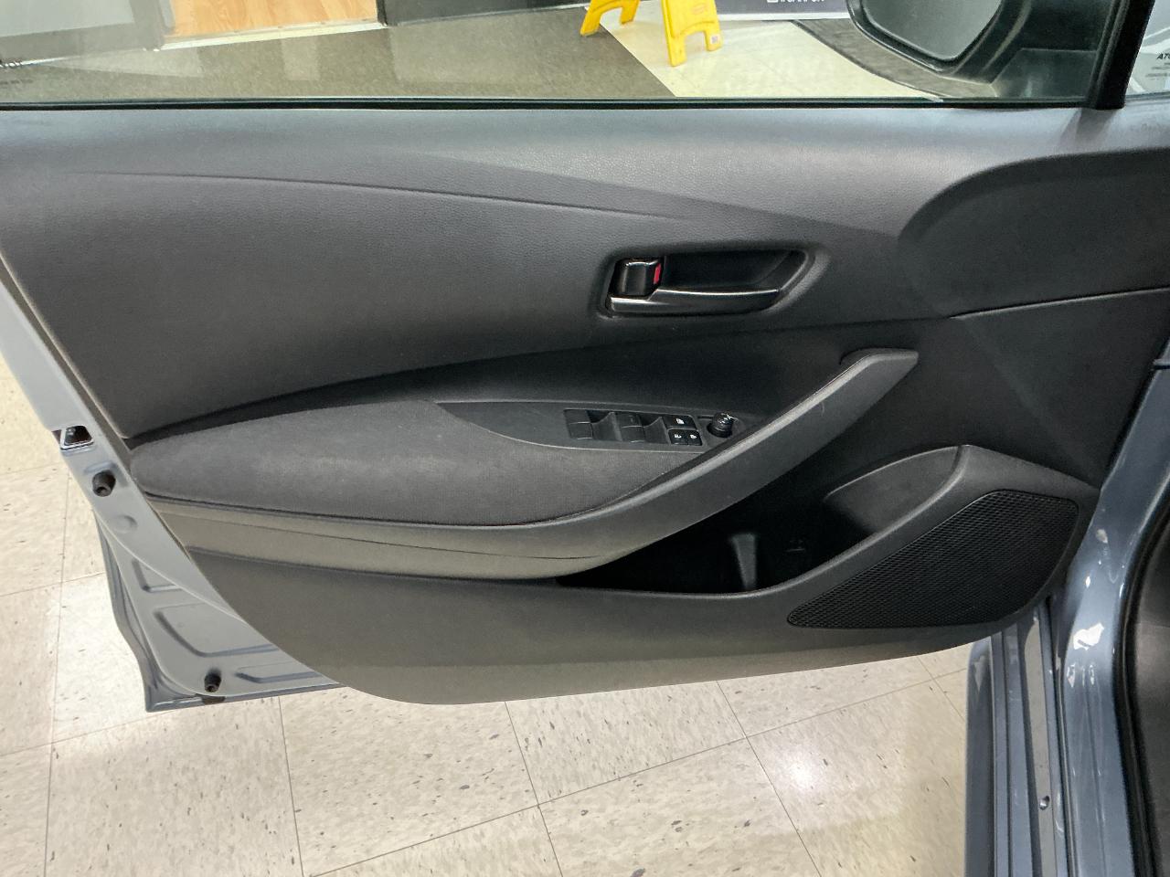 Toyota Corolla LE CVT (Natl) 2024