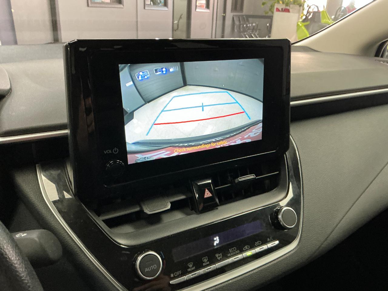 Toyota Corolla LE CVT (Natl) 2024