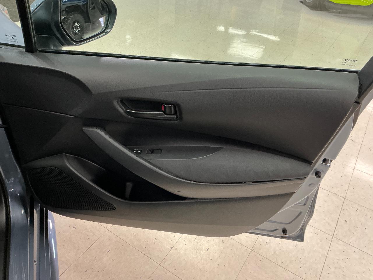 Toyota Corolla LE CVT (Natl) 2024