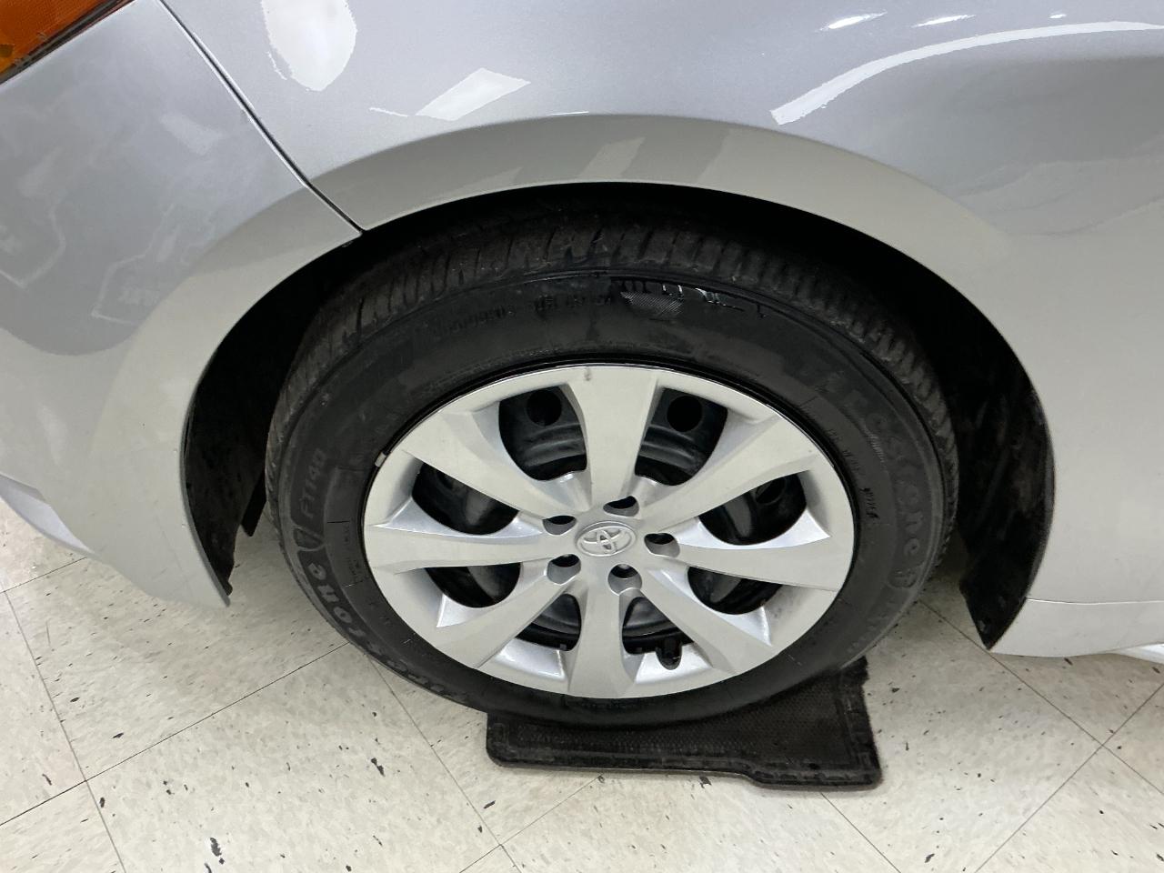 Toyota Corolla LE CVT (Natl) 2025