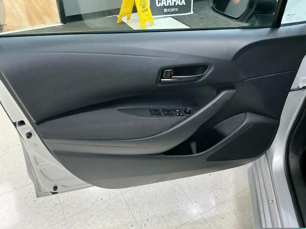 Toyota Corolla LE CVT (Natl) 2025