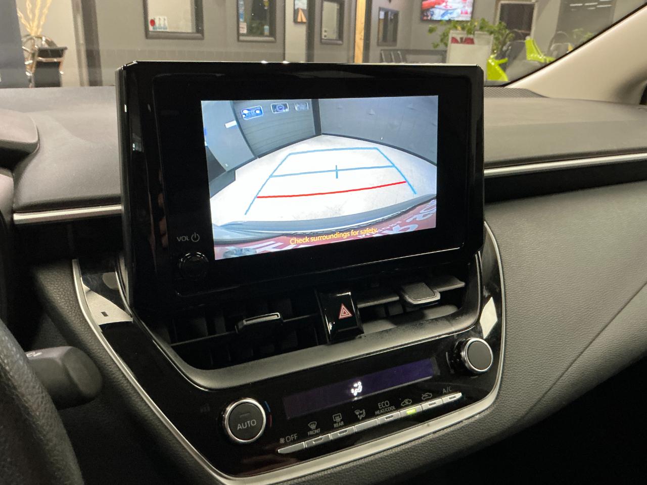 Toyota Corolla LE CVT (Natl) 2025