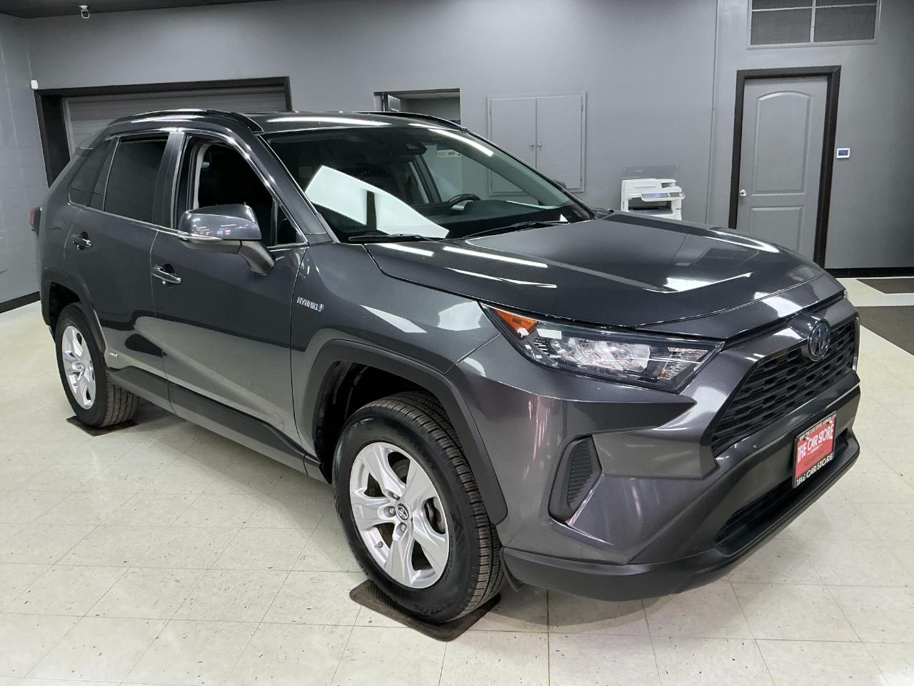 Toyota RAV4 Hybrid LE AWD (Natl) 2019