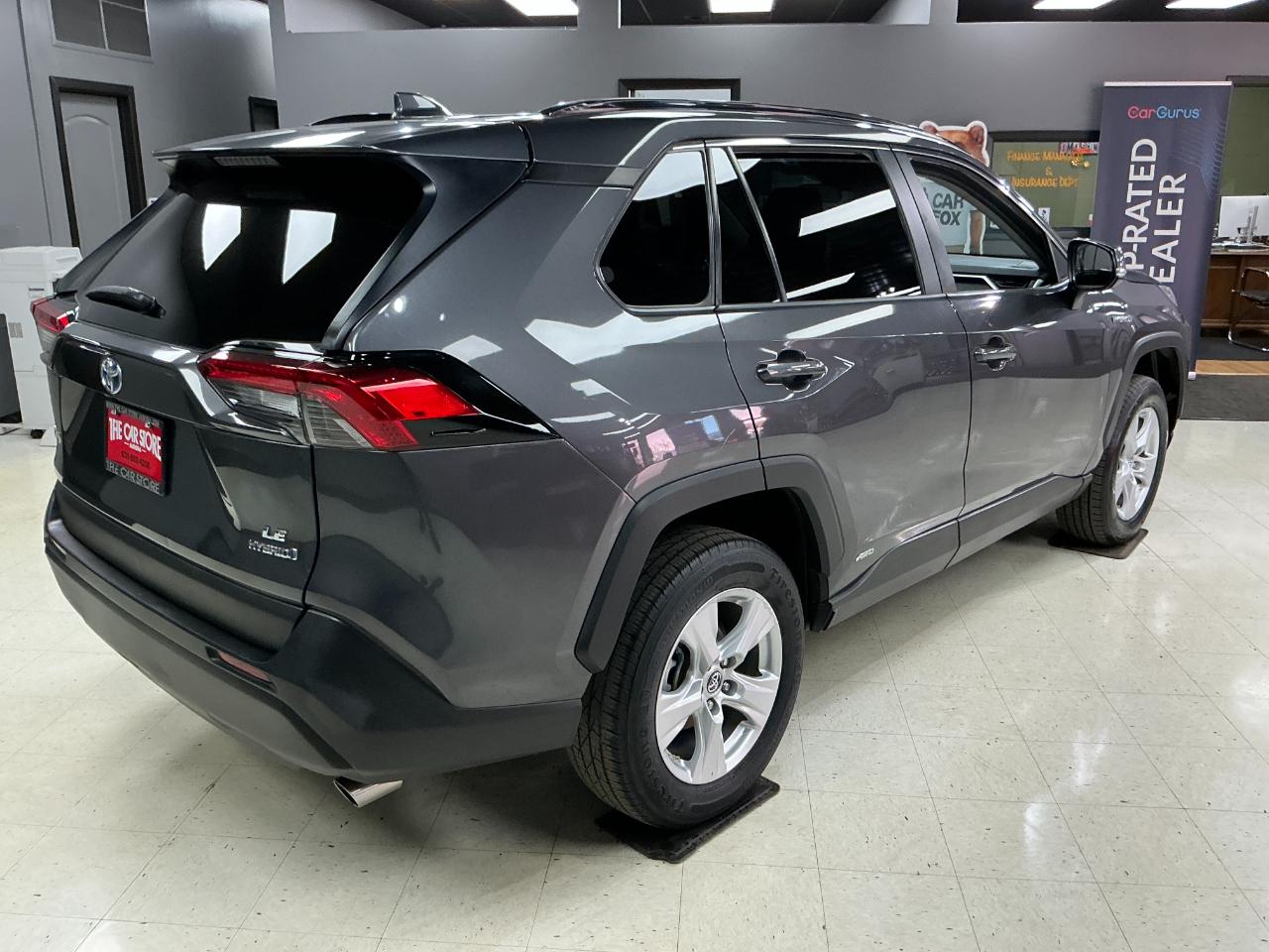 Toyota RAV4 Hybrid LE AWD (Natl) 2019