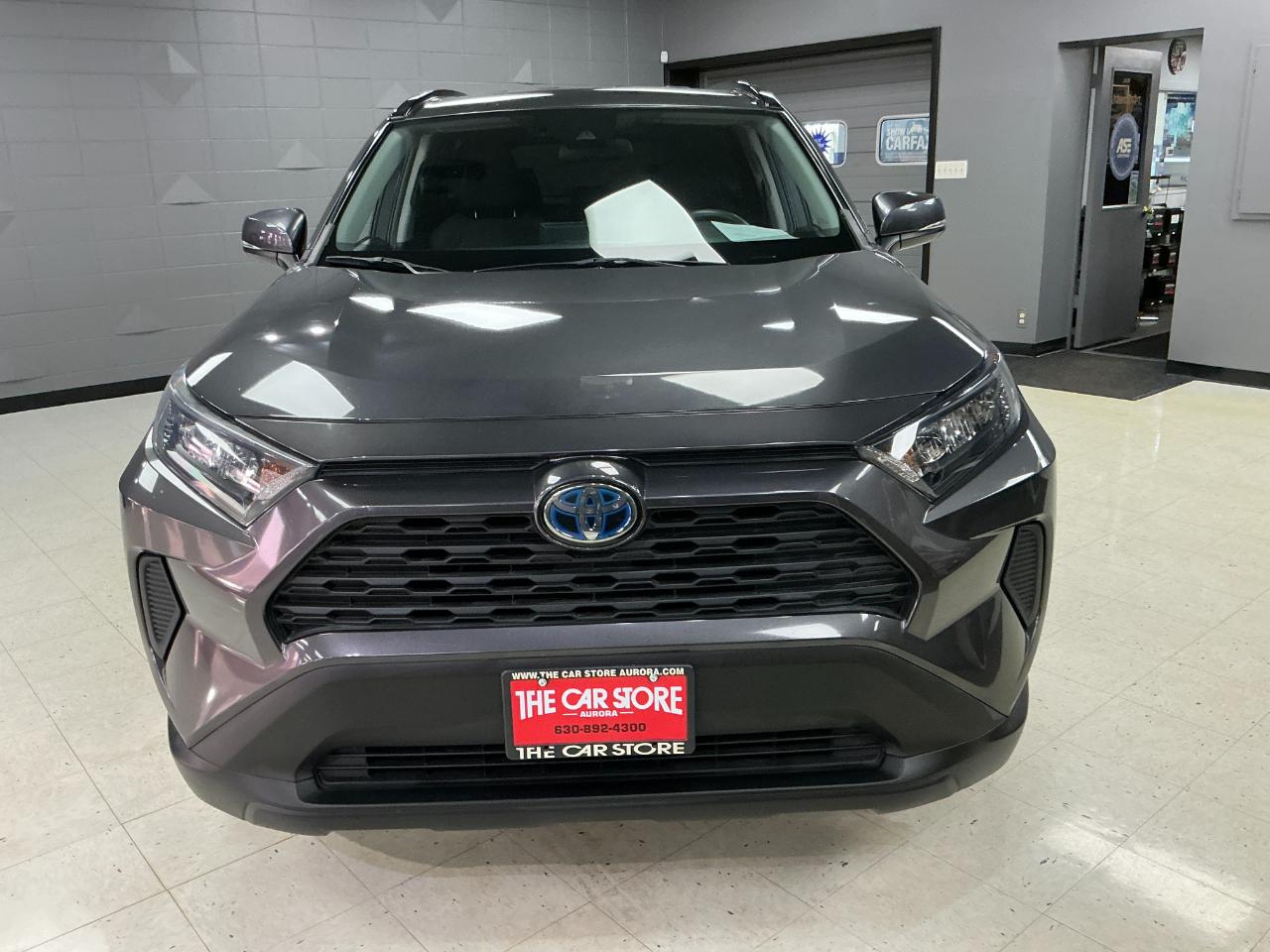 Toyota RAV4 Hybrid LE AWD (Natl) 2019