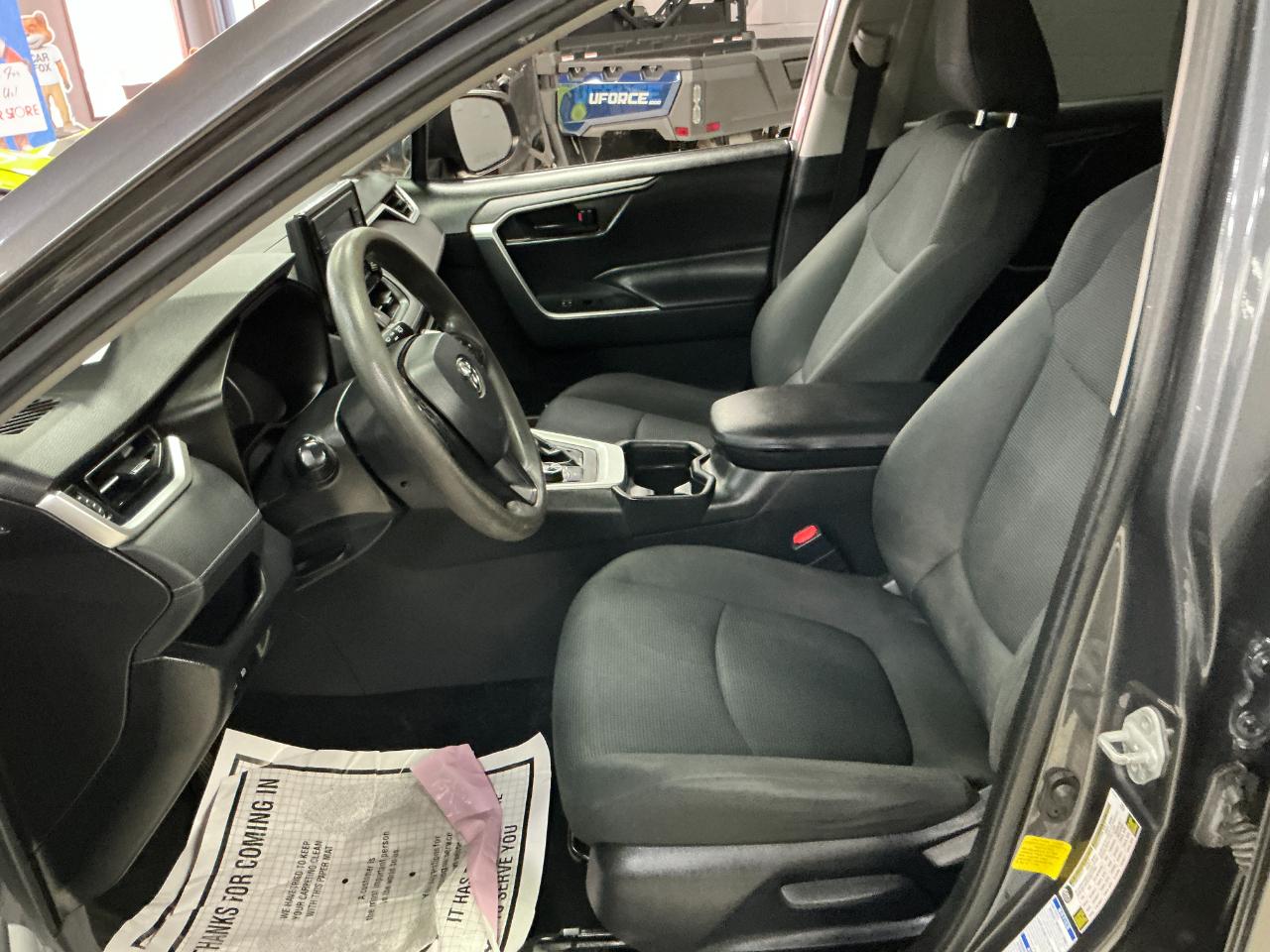 Toyota RAV4 Hybrid LE AWD (Natl) 2019