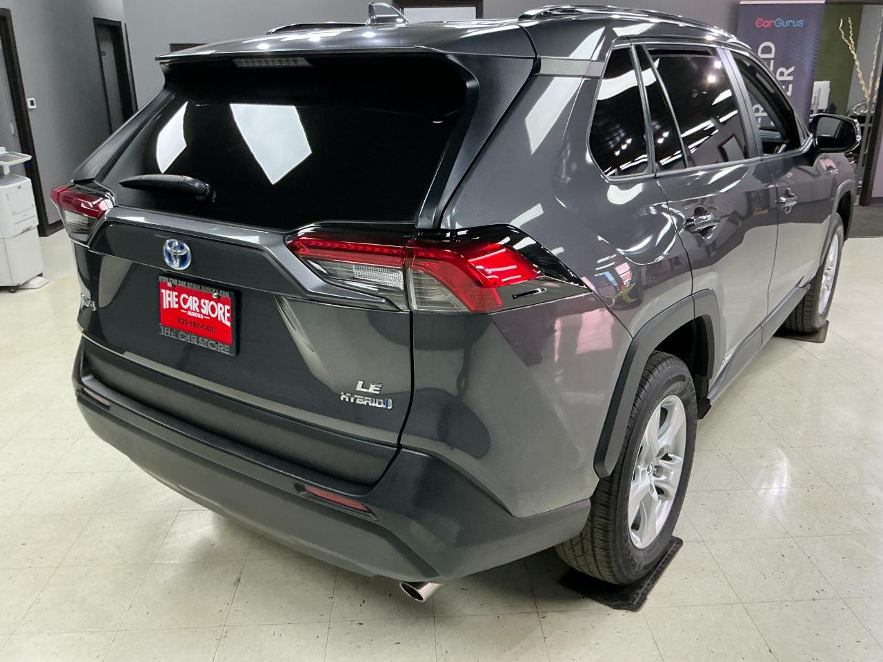 Toyota RAV4 Hybrid LE AWD (Natl) 2019