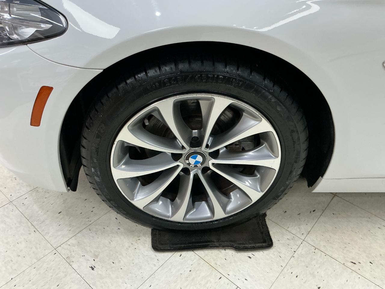 BMW 5 Series 4dr Sdn 528i xDrive AWD 2016