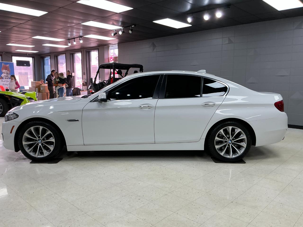 BMW 5 Series 4dr Sdn 528i xDrive AWD 2016