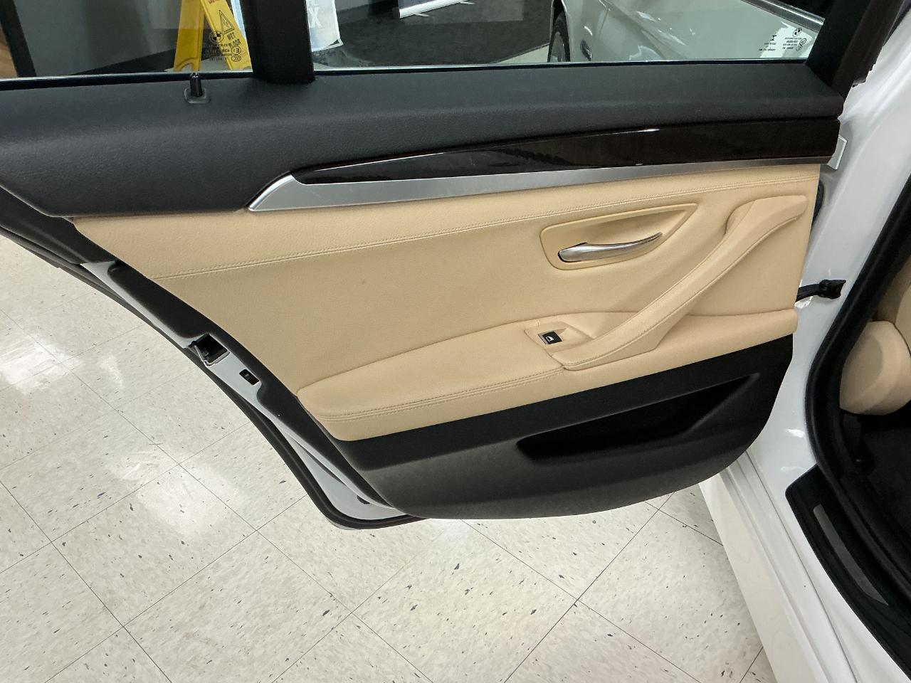 BMW 5 Series 4dr Sdn 528i xDrive AWD 2016