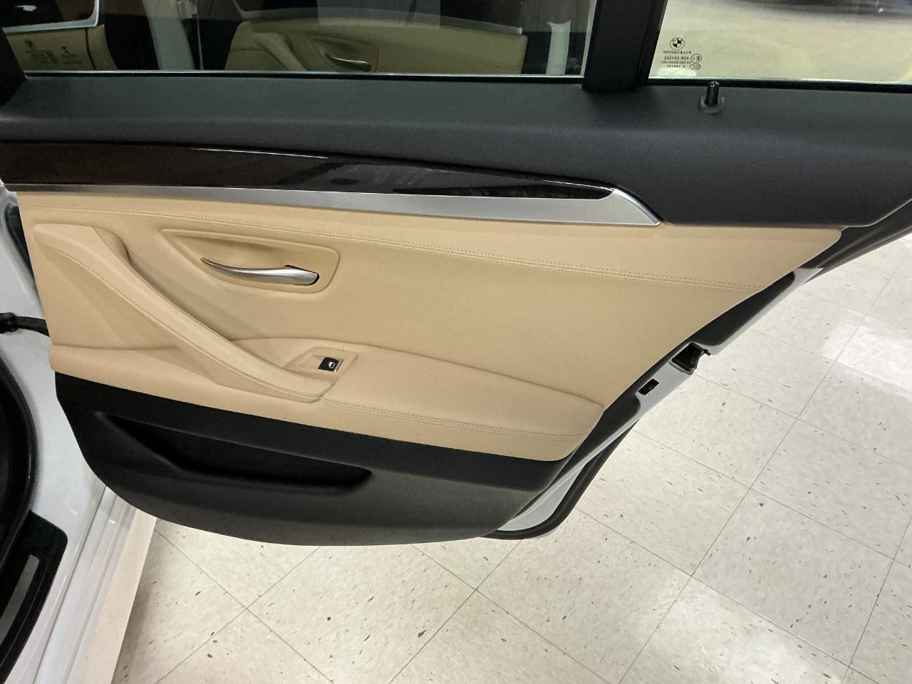 BMW 5 Series 4dr Sdn 528i xDrive AWD 2016