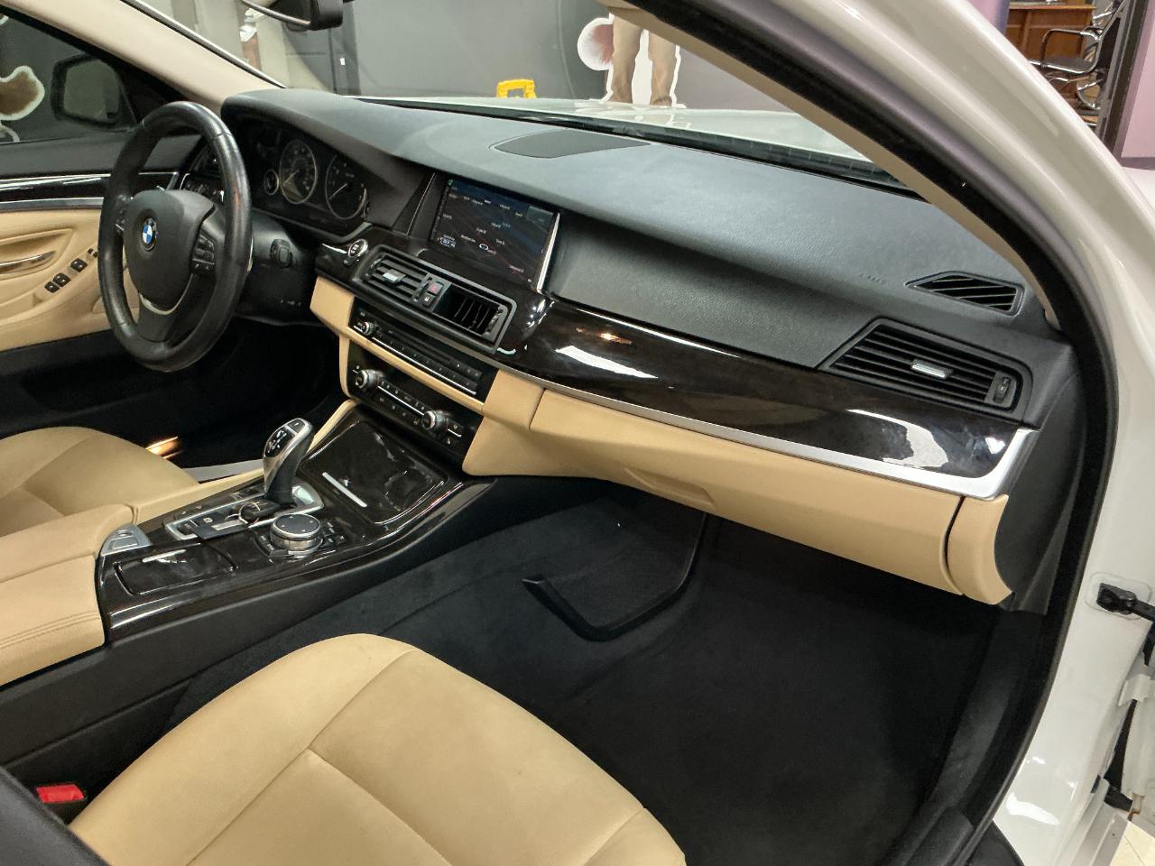 BMW 5 Series 4dr Sdn 528i xDrive AWD 2016