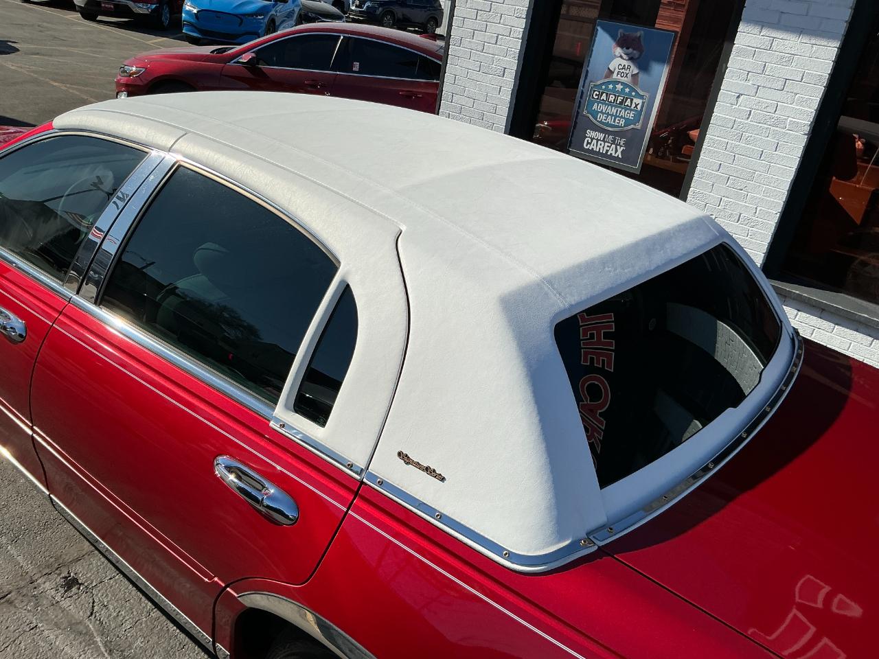 Lincoln Town Car 4dr Sdn Signature 1998