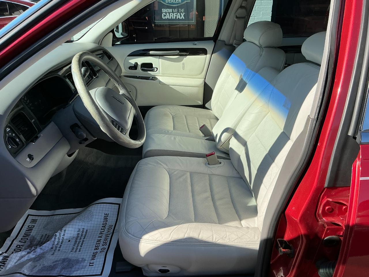 Lincoln Town Car 4dr Sdn Signature 1998