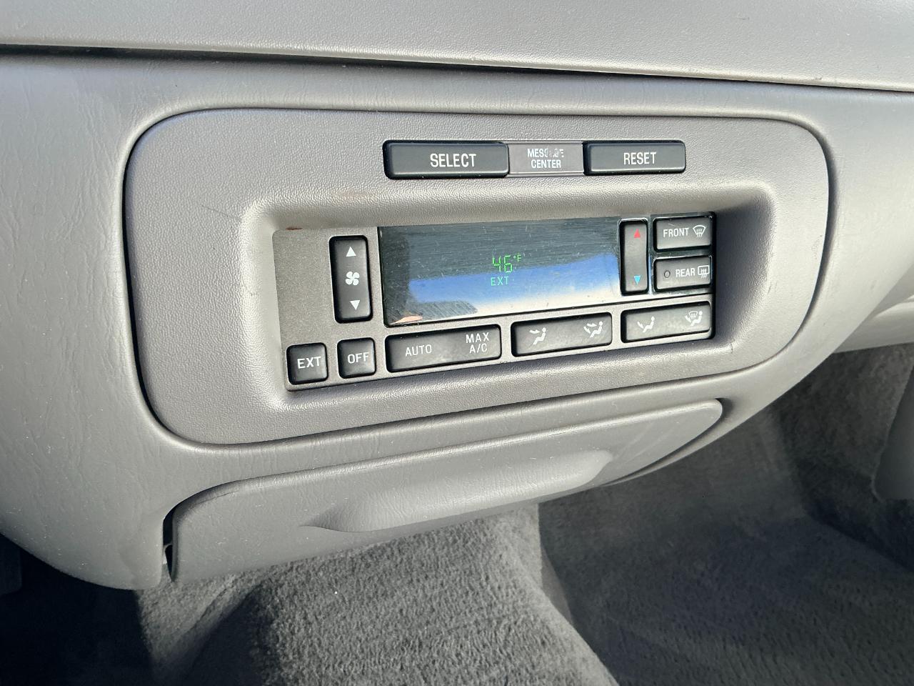 Lincoln Town Car 4dr Sdn Signature 1998