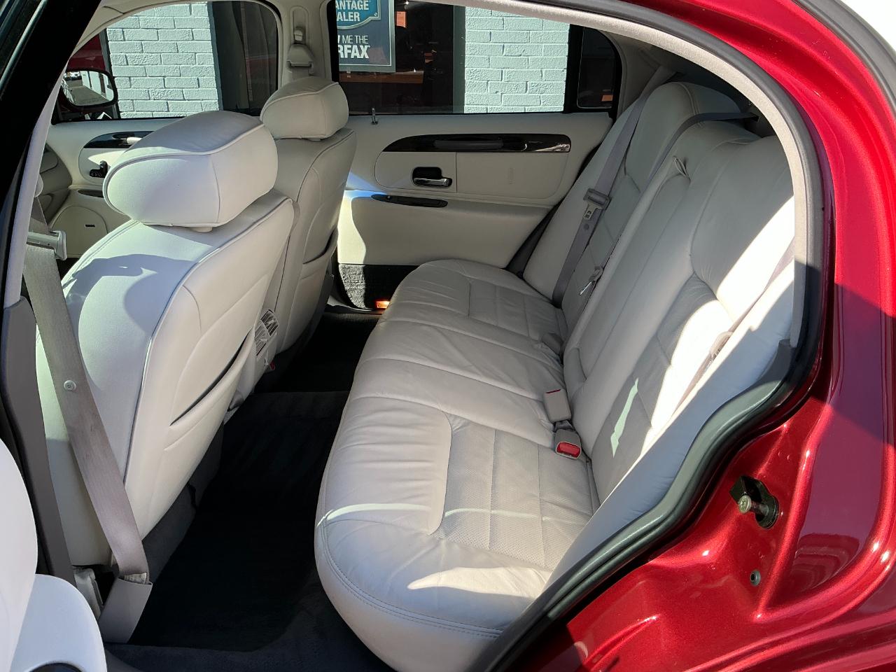 Lincoln Town Car 4dr Sdn Signature 1998