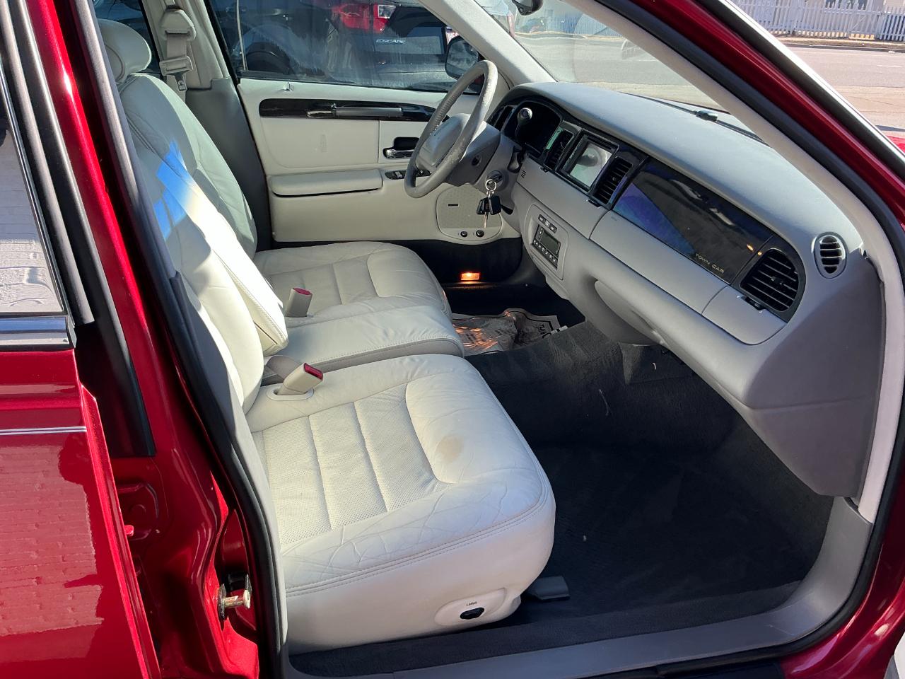 Lincoln Town Car 4dr Sdn Signature 1998