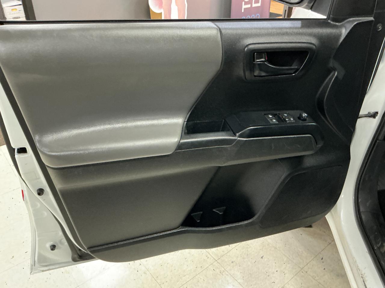 Toyota Tacoma 4WD SR Access Cab 6' Bed I4 AT (Natl) 2022