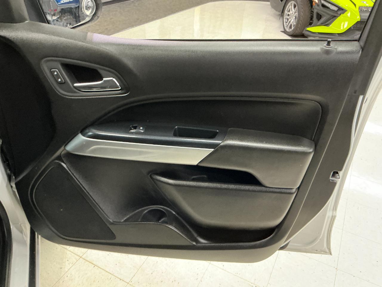 Chevrolet Colorado 2WD Ext Cab 128" LT 2021