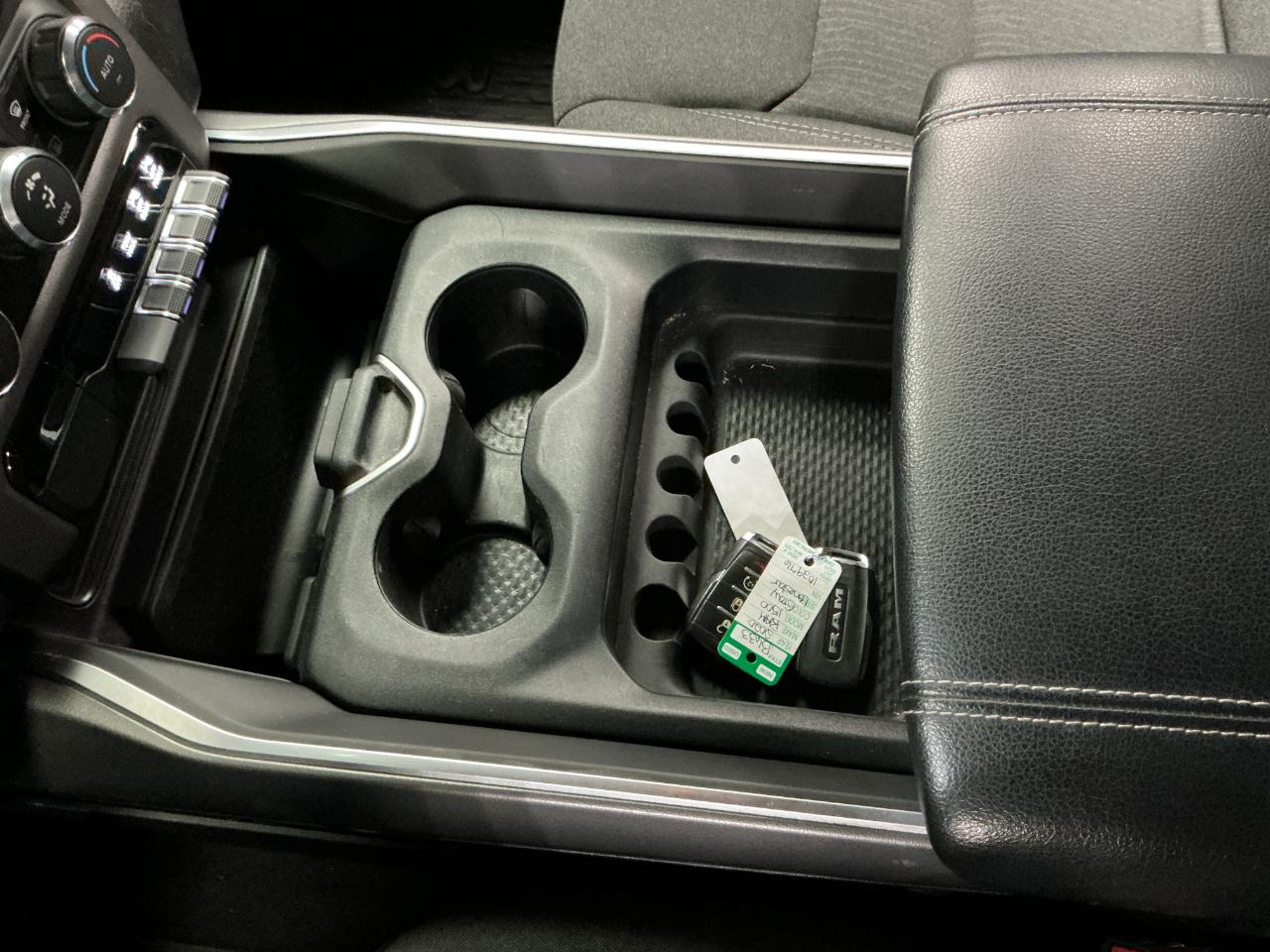 RAM 1500 Big Horn 4x4 Crew Cab 5'7" Box 2020