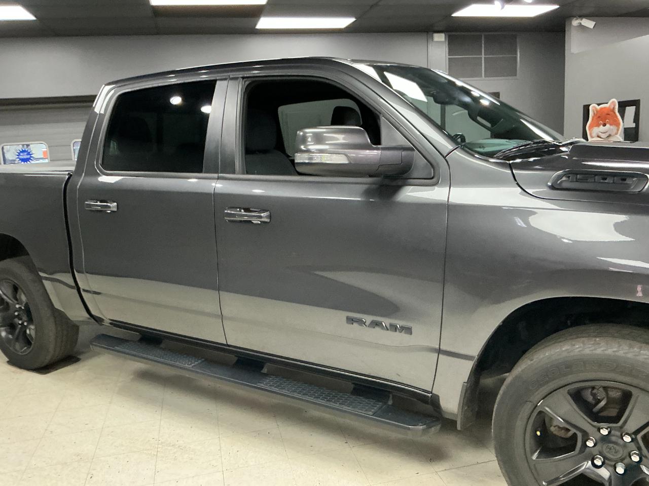 RAM 1500 Big Horn 4x4 Crew Cab 5'7" Box 2020