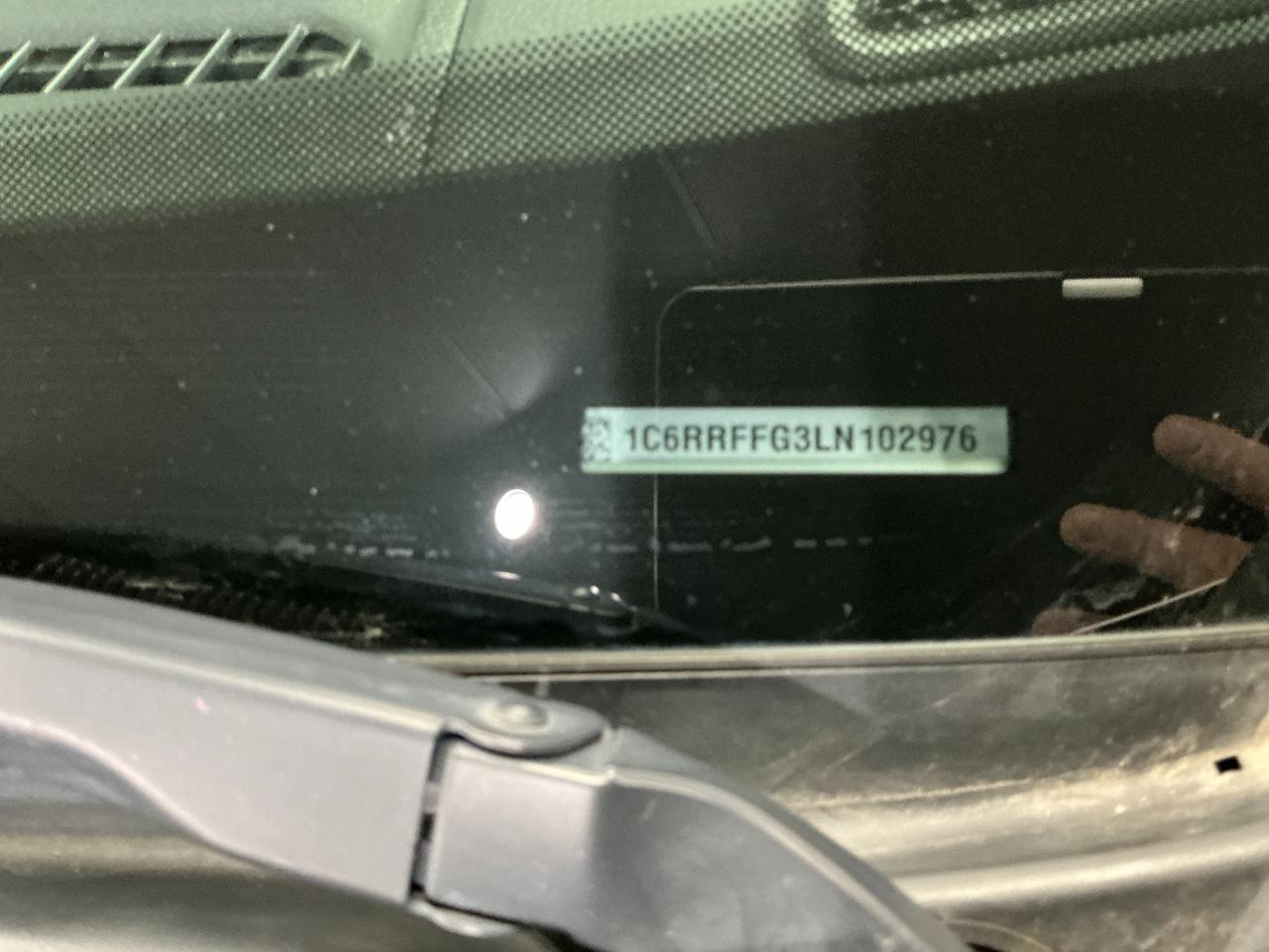 RAM 1500 Big Horn 4x4 Crew Cab 5'7" Box 2020