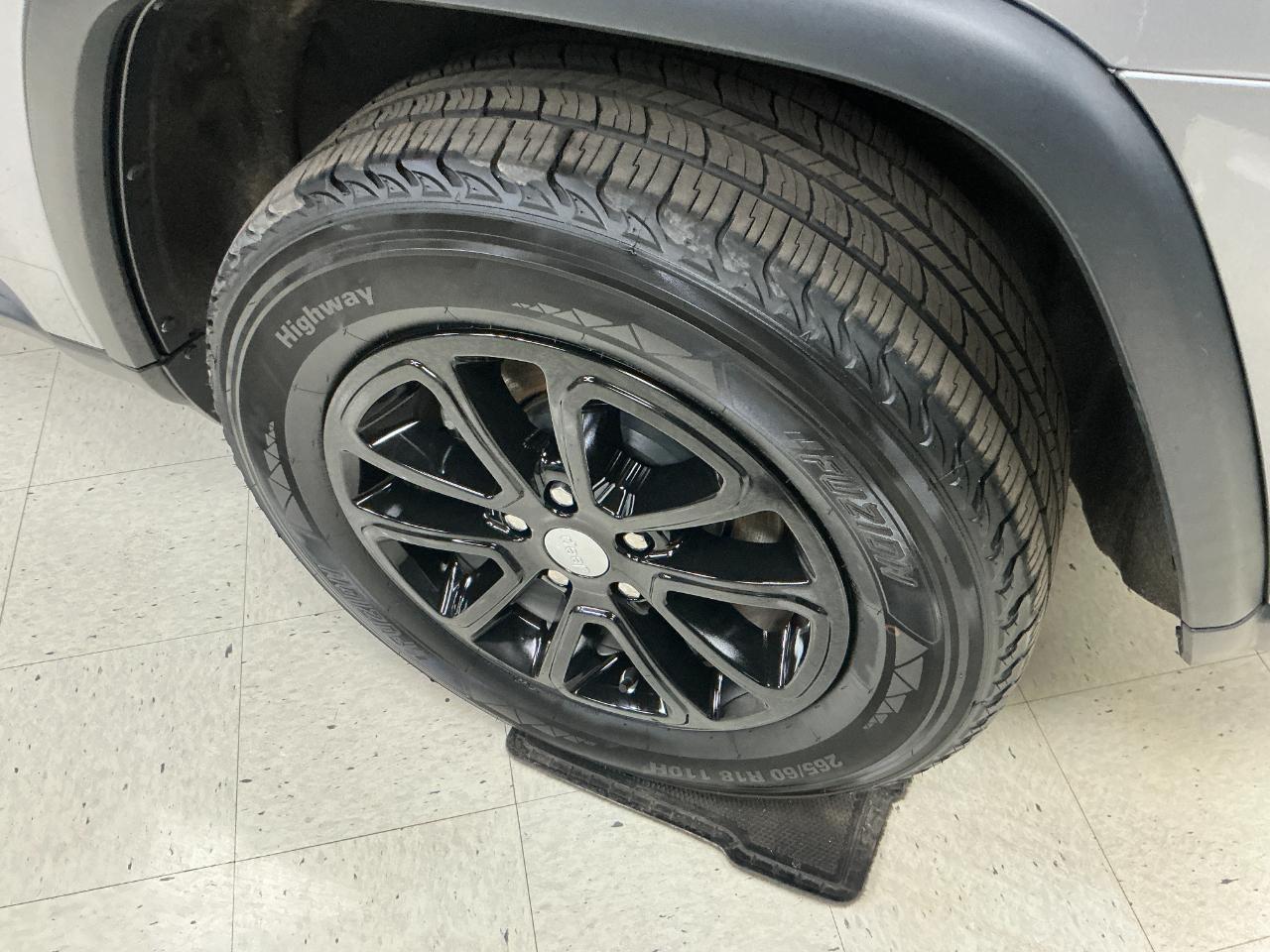 Jeep Grand Cherokee Laredo E 4x2 2021