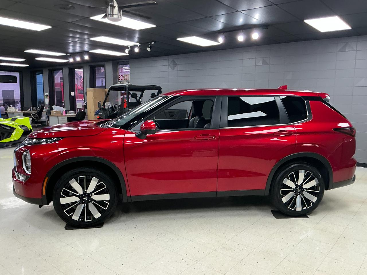 Mitsubishi Outlander SE AWD 2025