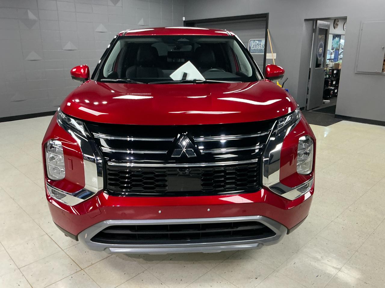 Mitsubishi Outlander SE AWD 2025