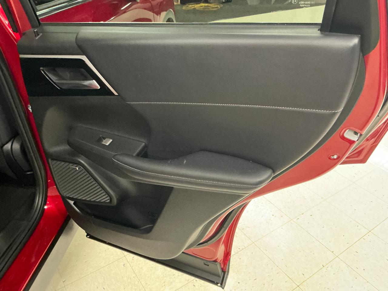 Mitsubishi Outlander SE AWD 2025