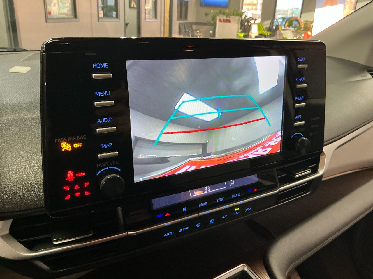 Toyota Sienna LE FWD 8-Passenger (Natl) 2022