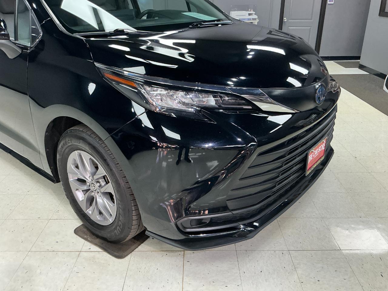 Toyota Sienna LE FWD 8-Passenger (Natl) 2022