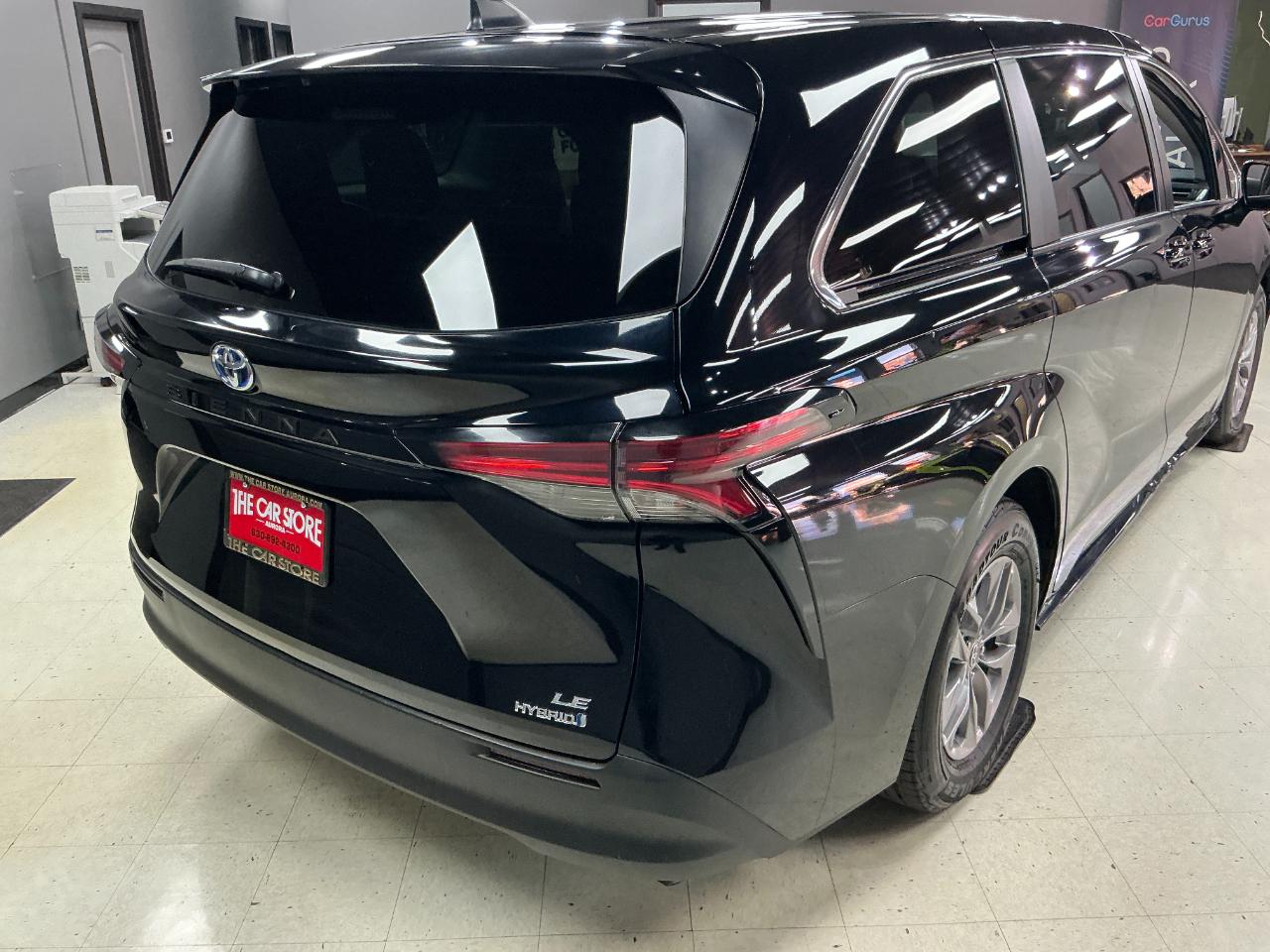 Toyota Sienna LE FWD 8-Passenger (Natl) 2022