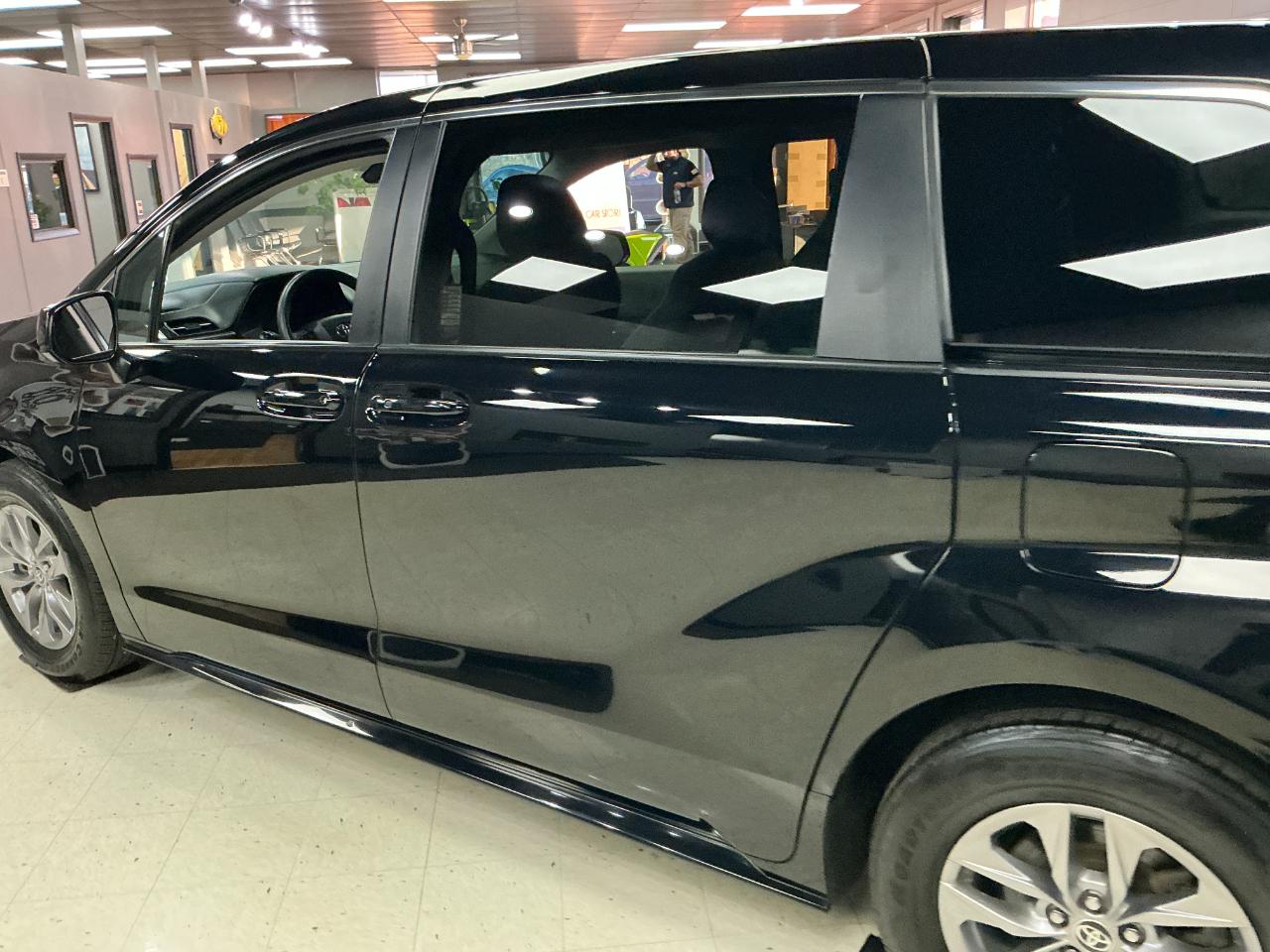 Toyota Sienna LE FWD 8-Passenger (Natl) 2022