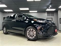 2022 Toyota Sienna 