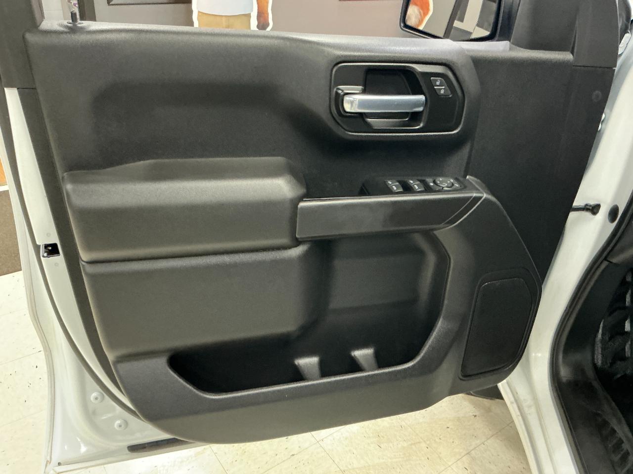 Chevrolet Silverado 1500 4WD Crew Cab 147" Work Truck 2023